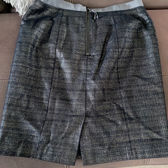 ANN TAYLOR LOFT Navy Blue Skirt Size 6 - Picture 3 of 7